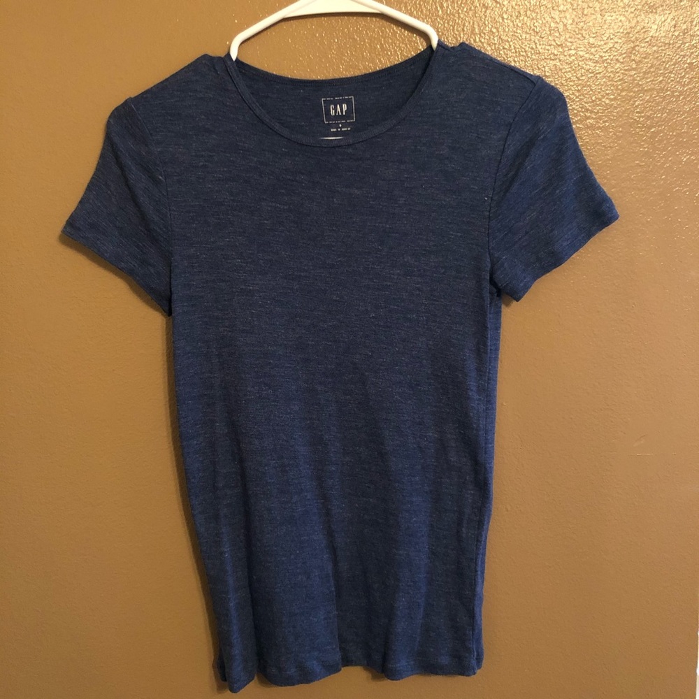 Gap t-shirt. Small